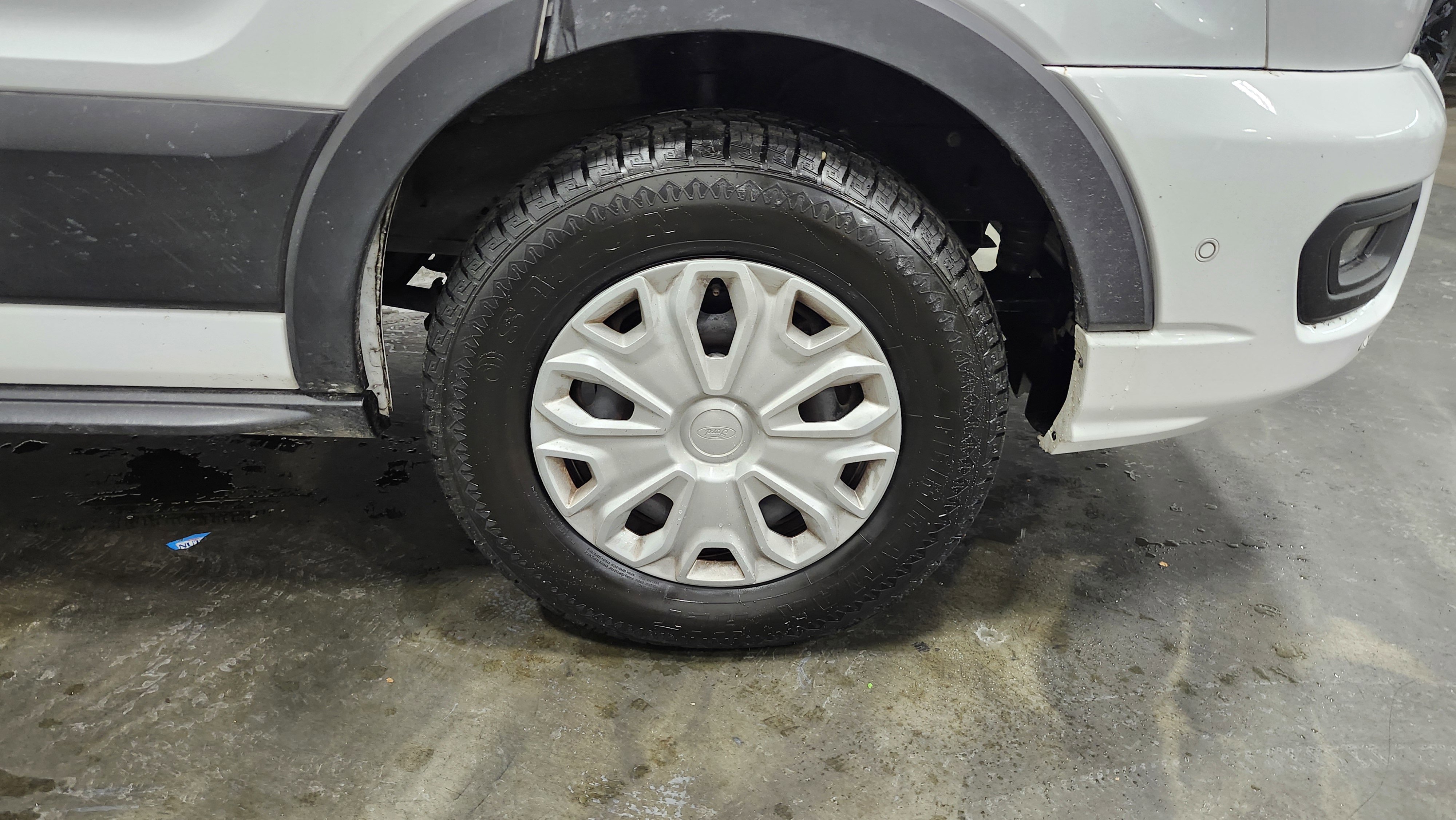 Used 2023 Ford Transit 350 XLT image 11