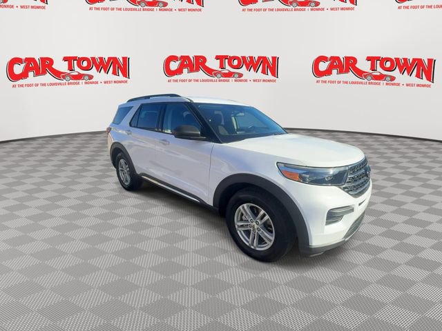 Used 2020 Ford Explorer XLT image 2