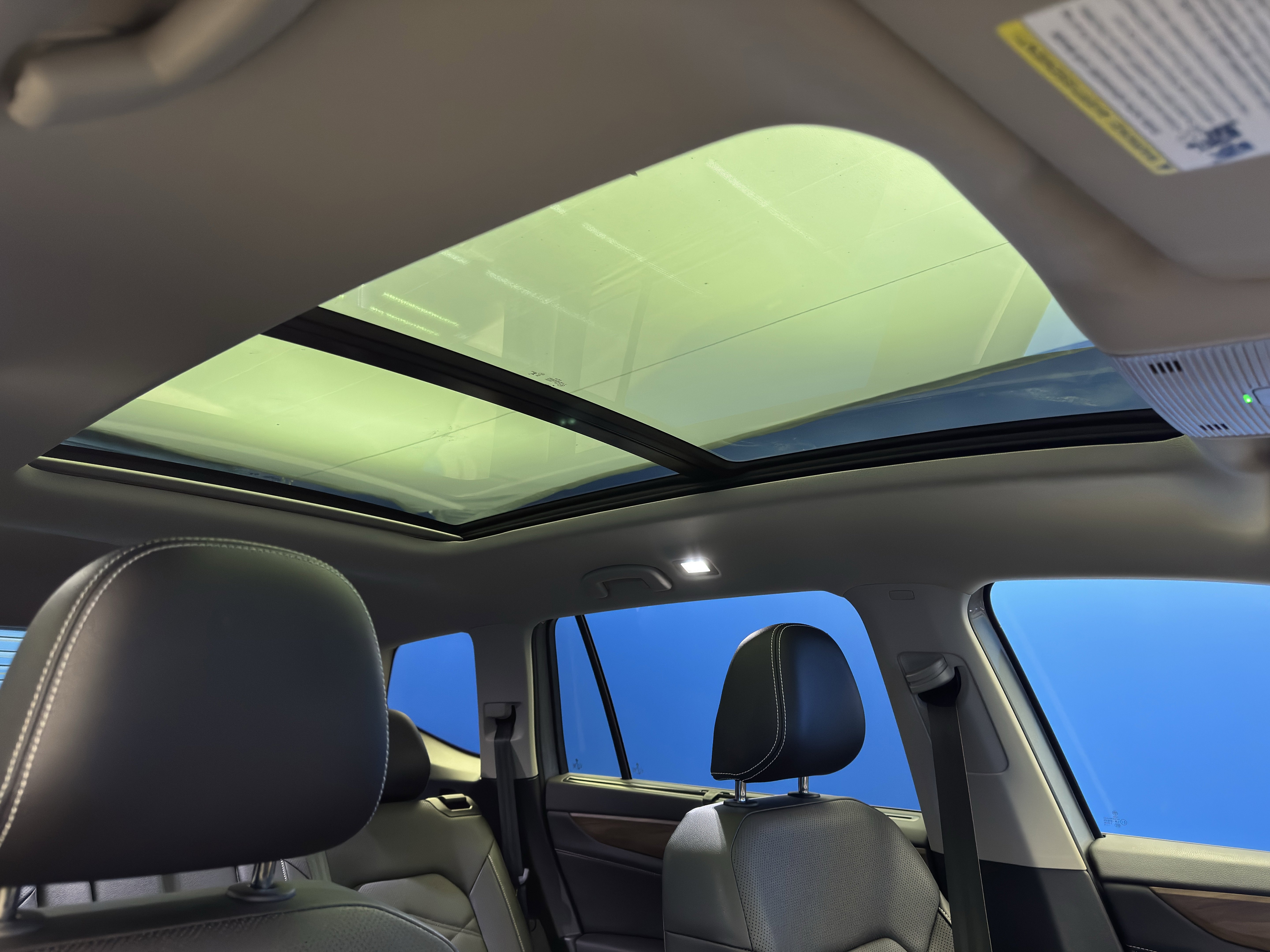 Certified 2025 Volkswagen Atlas SE w/ Panoramic Sunroof Package image 24