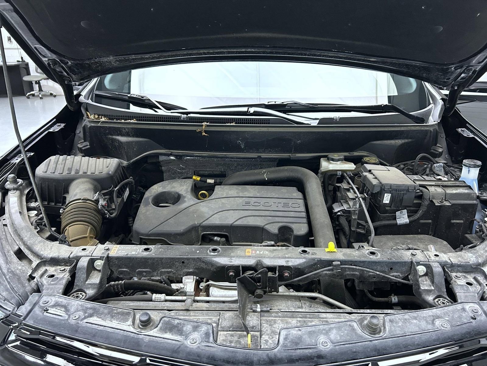 Used 2024 Chevrolet Equinox RS w/ RS Leather Package image 24