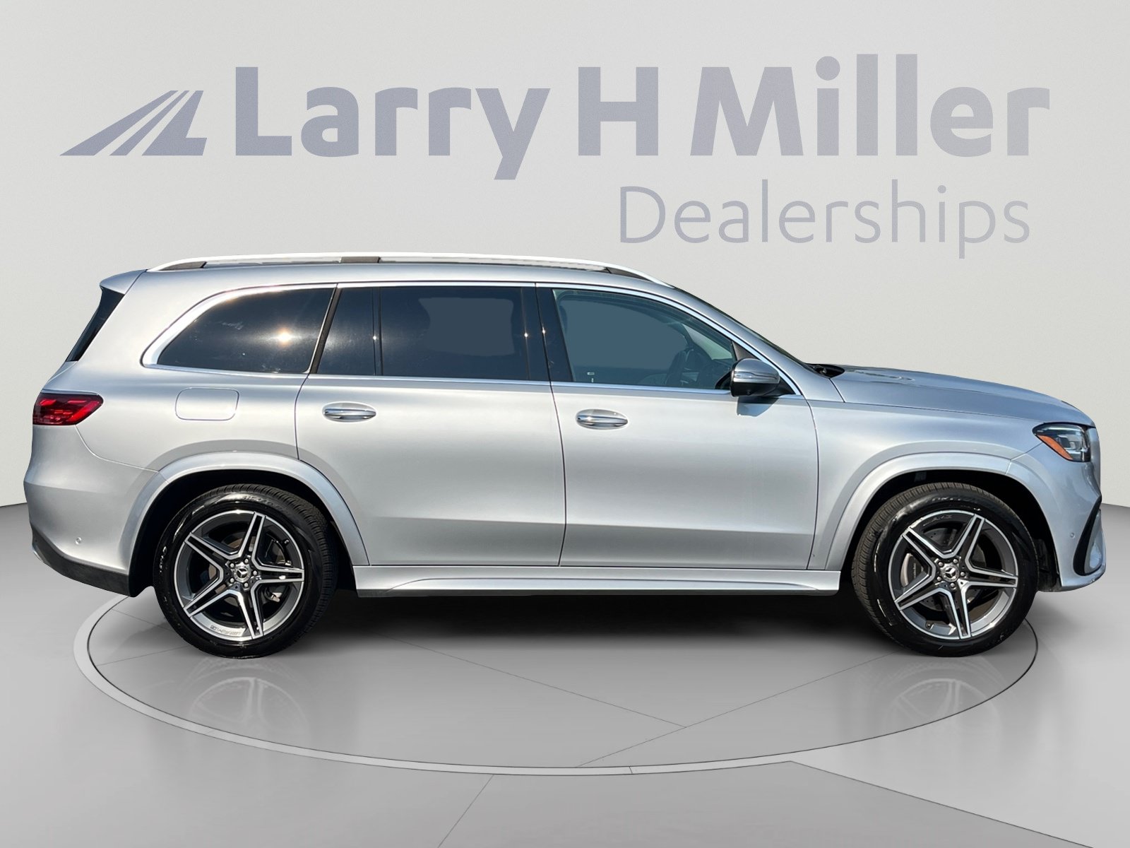 Used 2026 Mercedes-Benz GLS 450 4MATIC image 6