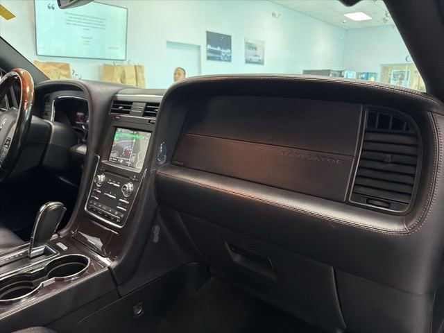 Used 2017 Lincoln Navigator L Reserve image 33