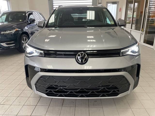 Certified 2025 Volkswagen Taos SE w/ Panoramic Sunroof Package AWD/4WD image 6