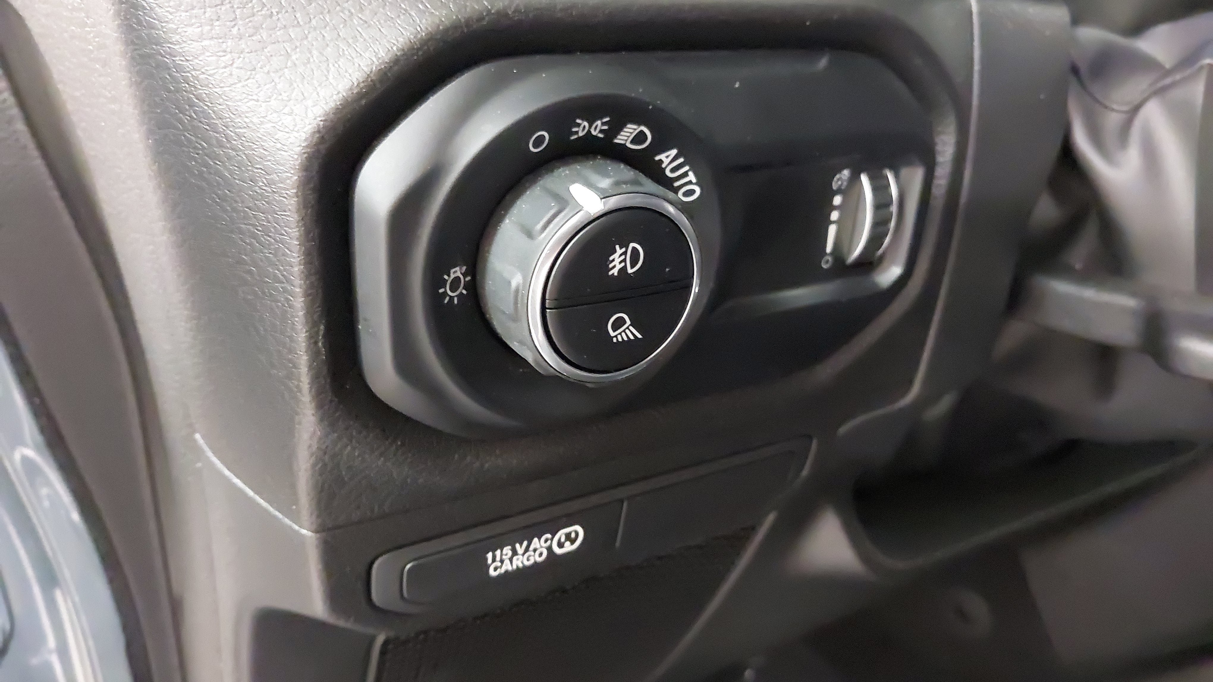 Used 2025 Jeep Gladiator Sport AWD/4WD image 31