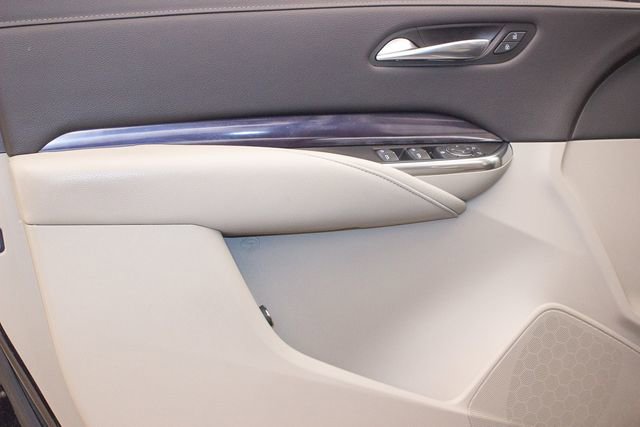 Used 2023 Cadillac XT4 Luxury w/ Cold Weather Package image 22