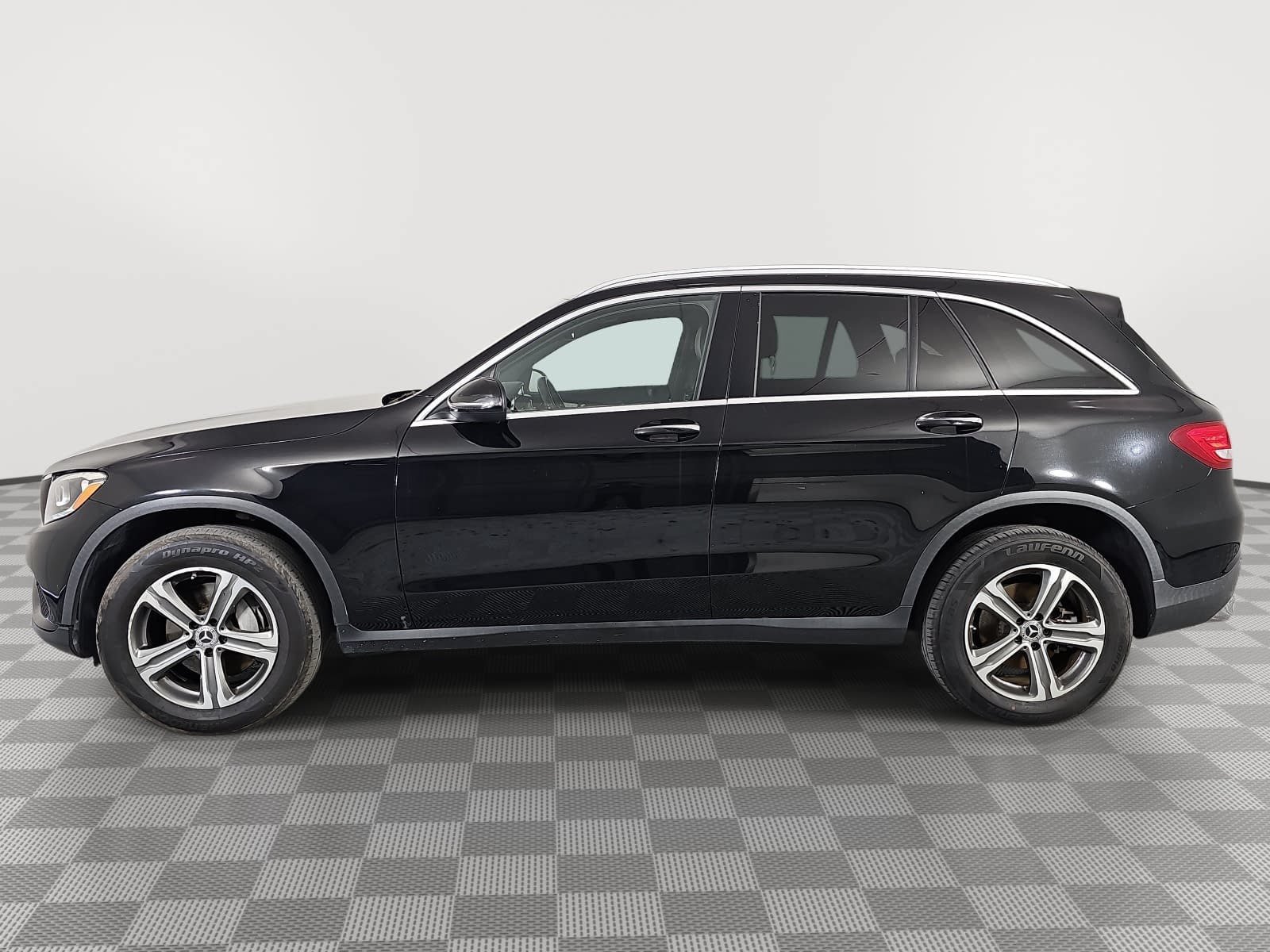 Used 2017 Mercedes-Benz GLC 300 4MATIC image 5