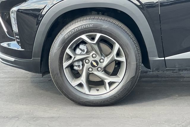 Used 2025 Chevrolet Trax LT w/ LT Convenience Package image 35