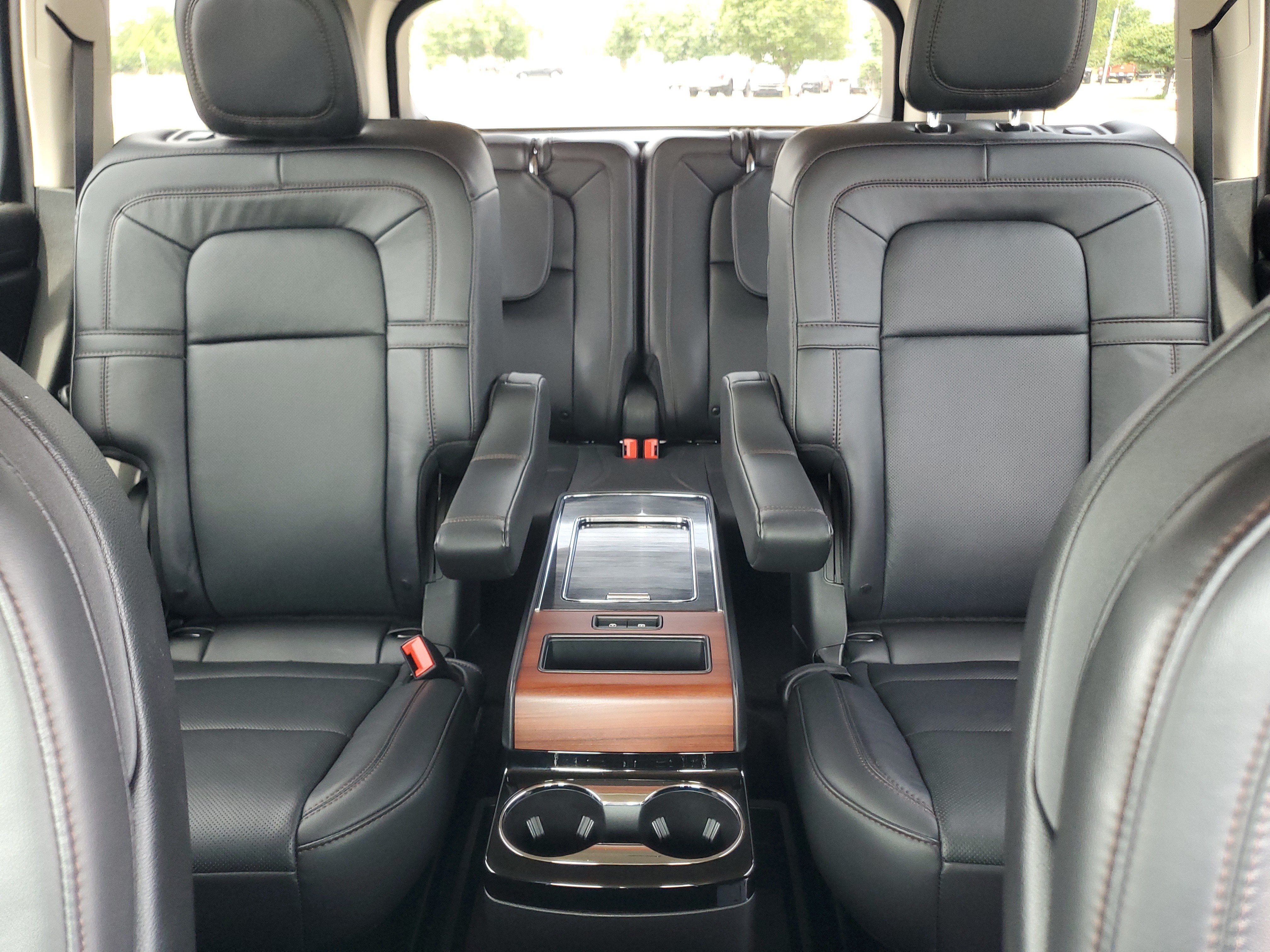 Certified 2024 Lincoln Aviator Reserve w/ Equipment Group 201A AWD/4WD image 19
