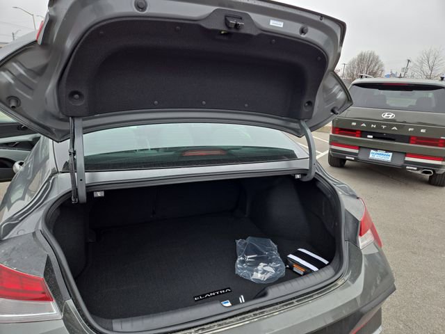 New 2026 Hyundai Elantra Limited image 33
