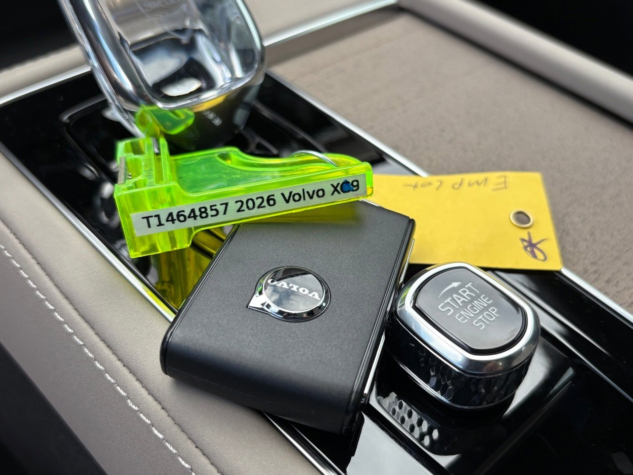 New 2026 Volvo XC90 B6 Plus w/ Protection Package Premier image 25