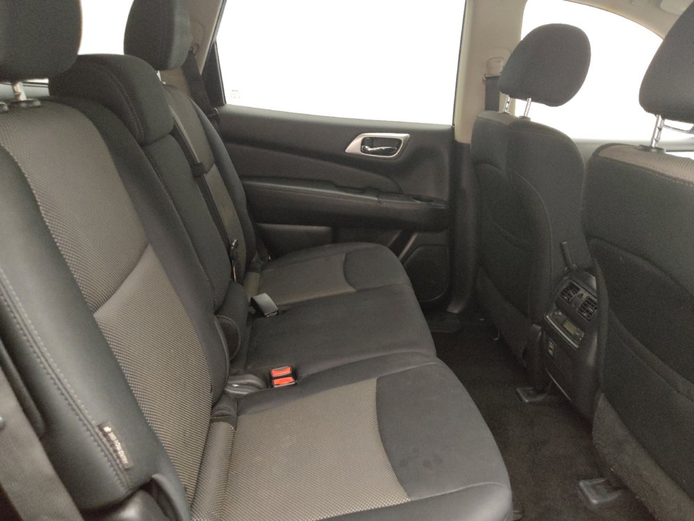 Used 2018 Nissan Pathfinder SV AWD/4WD image 19