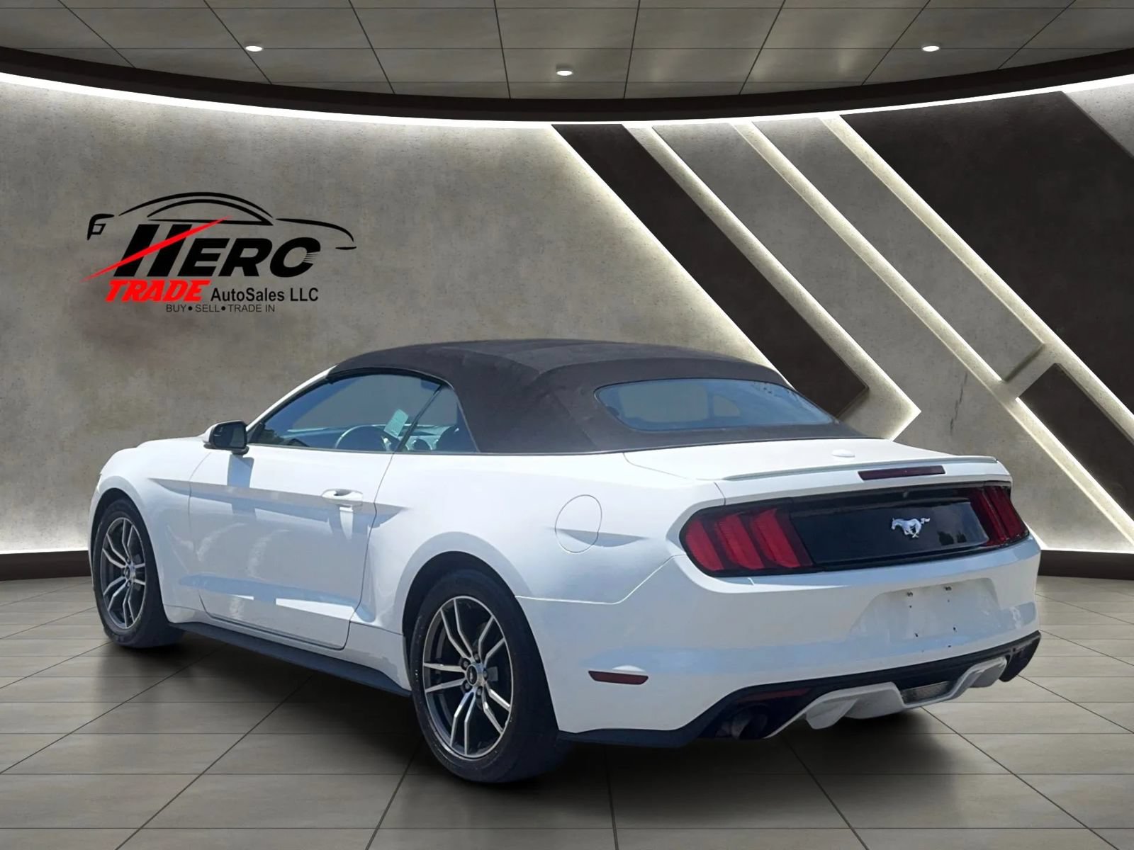 Used 2017 Ford Mustang Premium RWD image 10