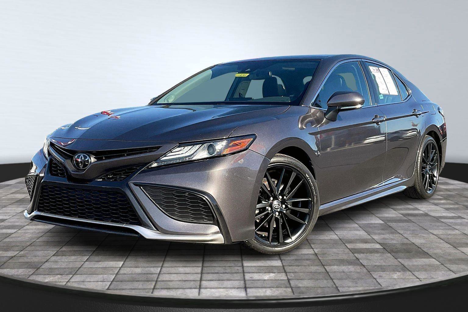Used 2022 Toyota Camry XSE image 12