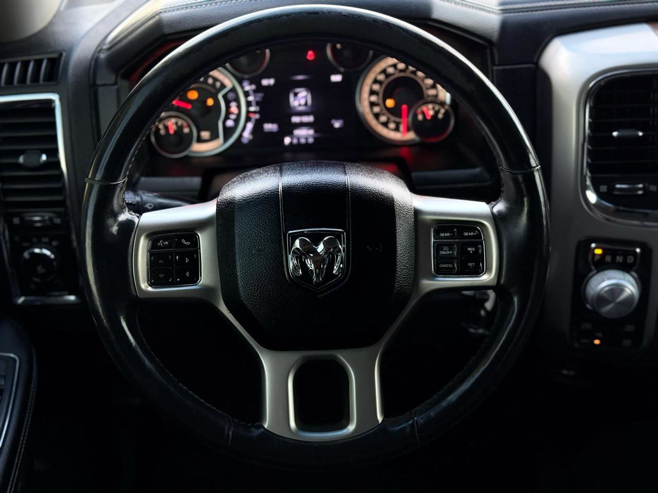 Used 2017 RAM 1500 Laramie image 18