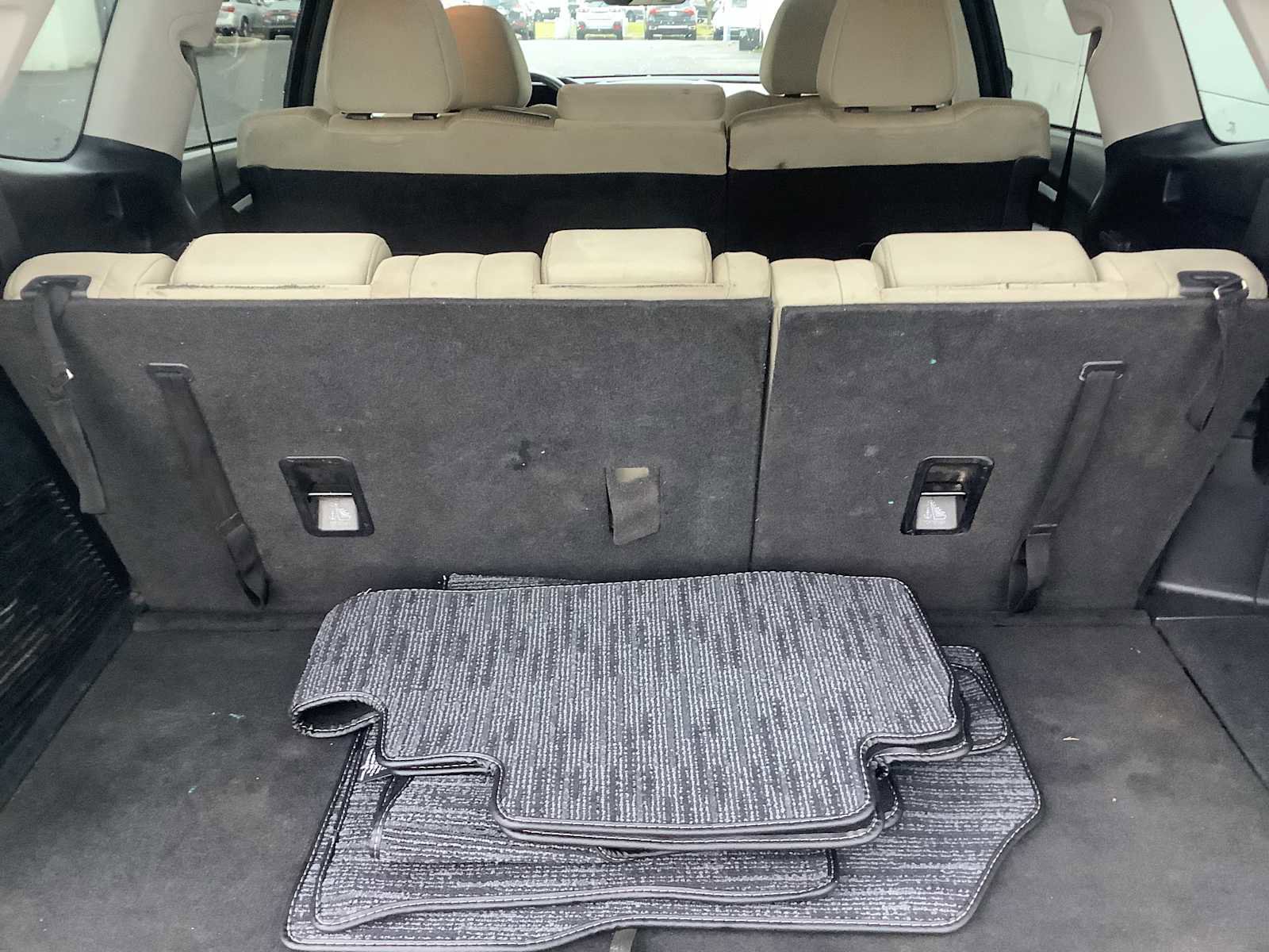 Used 2023 Subaru Ascent Premium w/ Convenience Package image 14