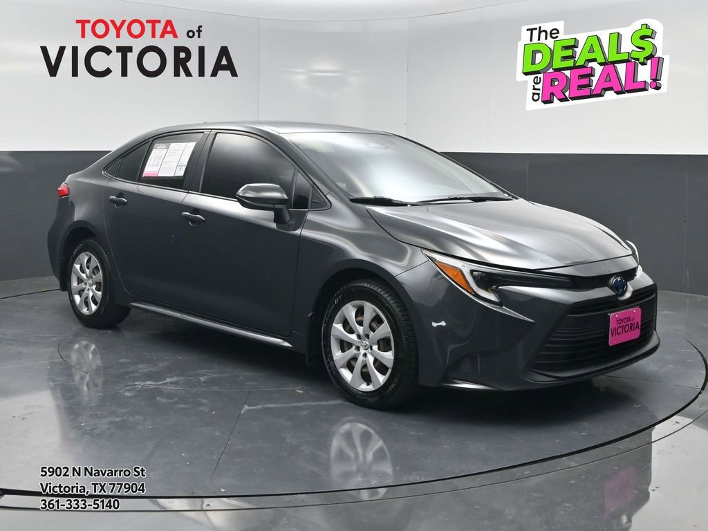 Used 2023 Toyota Corolla LE image 1