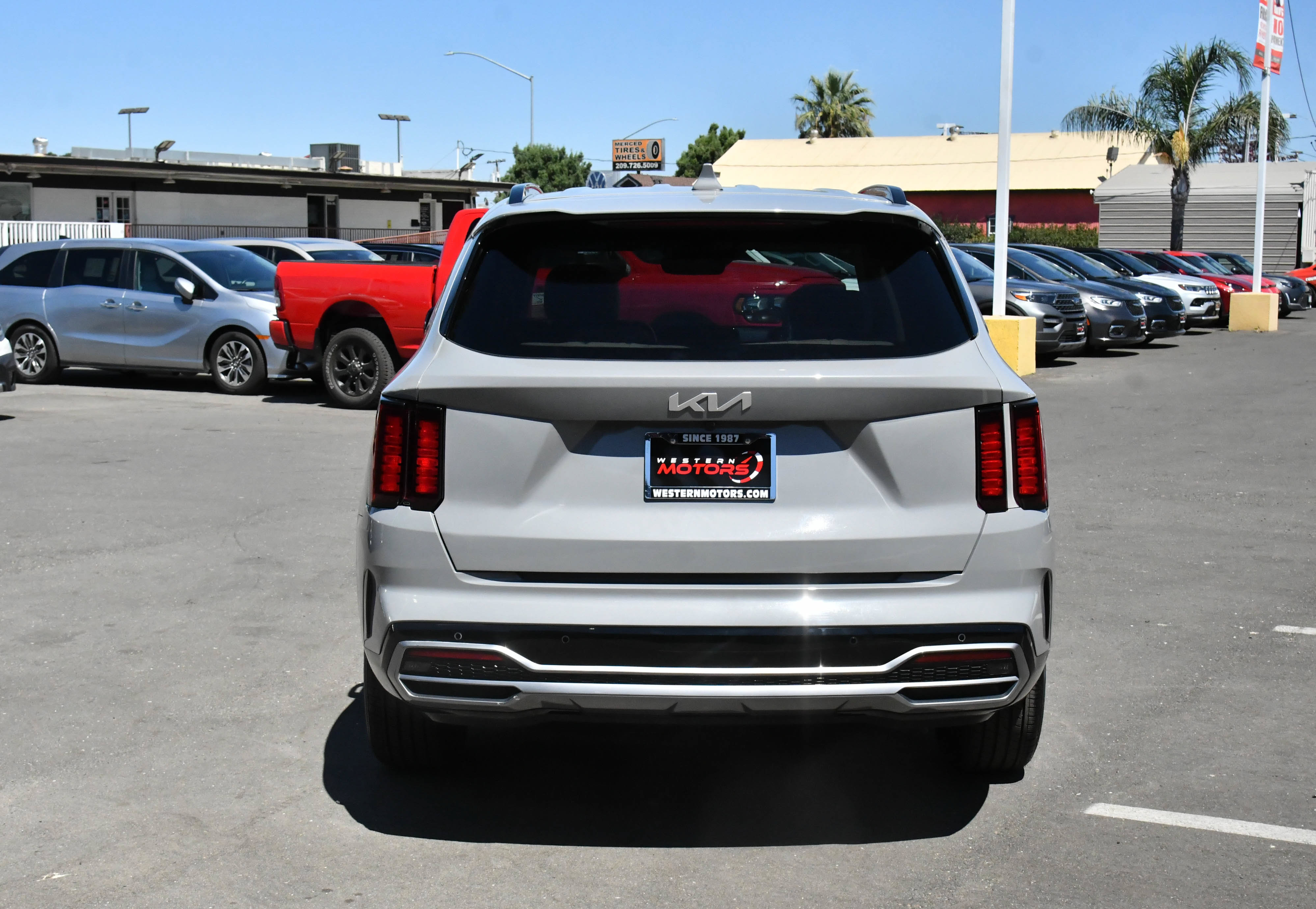 Used 2023 Kia Sorento EX FWD image 7