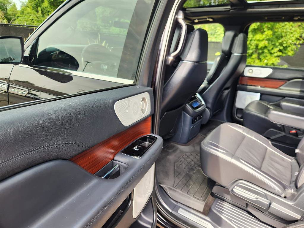 Used 2023 Lincoln Navigator Reserve image 29