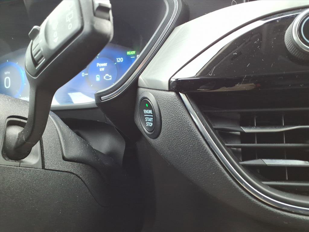 Certified 2022 Ford Escape Titanium image 24