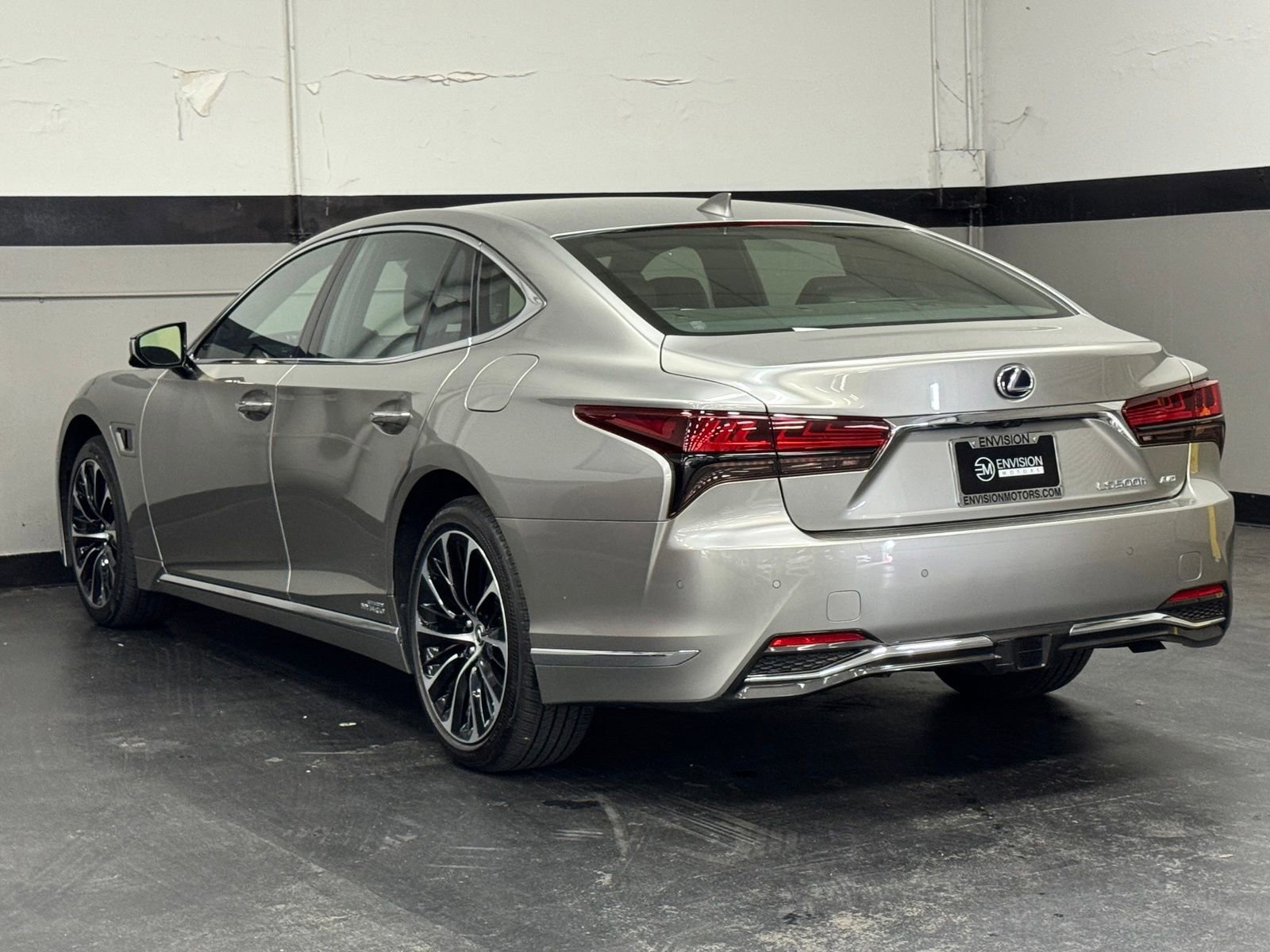 Used 2022 Lexus LS 500h AWD w/ Luxury Package image 10