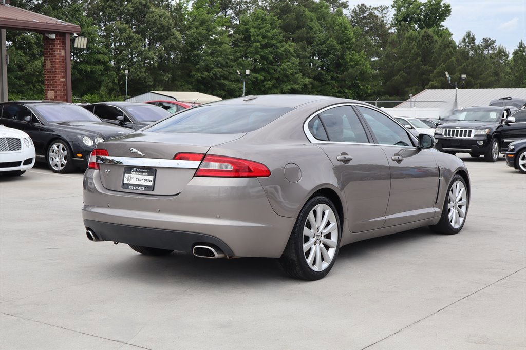 Used 2011 Jaguar XF Premium RWD image 7