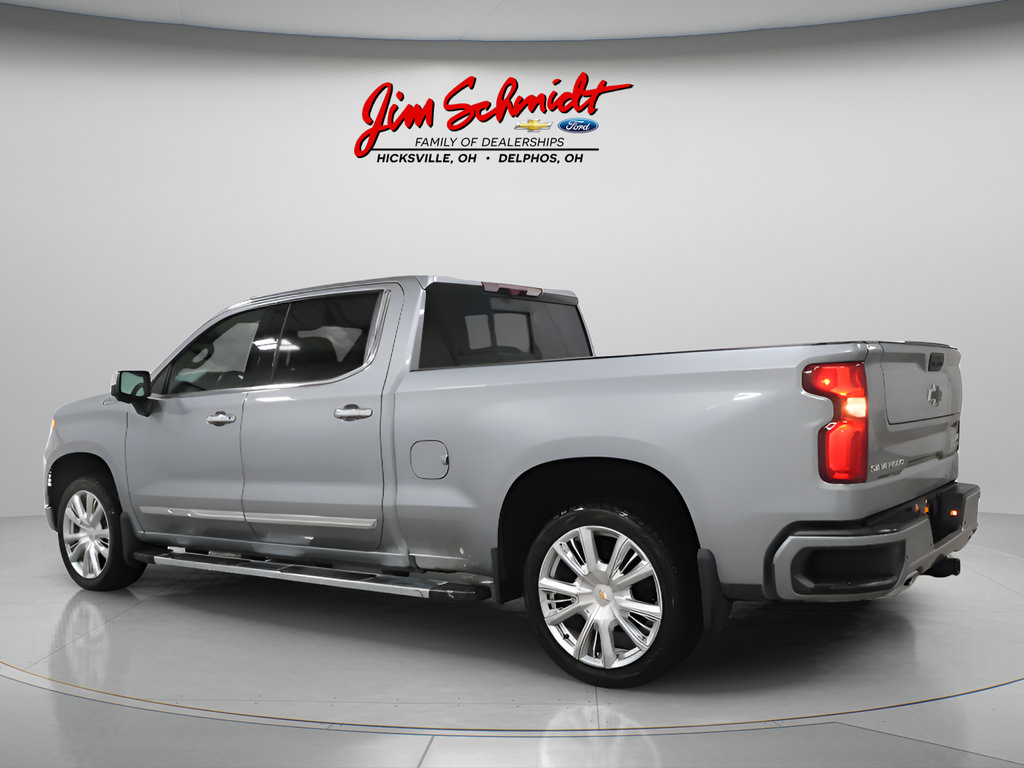 Used 2024 Chevrolet Silverado 1500 High Country w/ High Country Premium Package AWD/4WD image 4