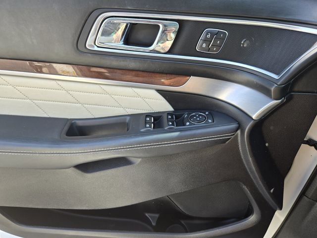 Used 2016 Ford Explorer Platinum image 31