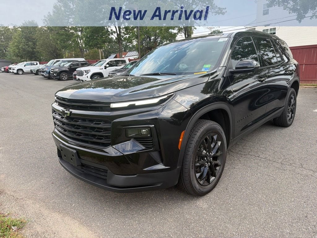 Used 2024 Chevrolet Traverse LT w/ Midnight/Sport Edition
