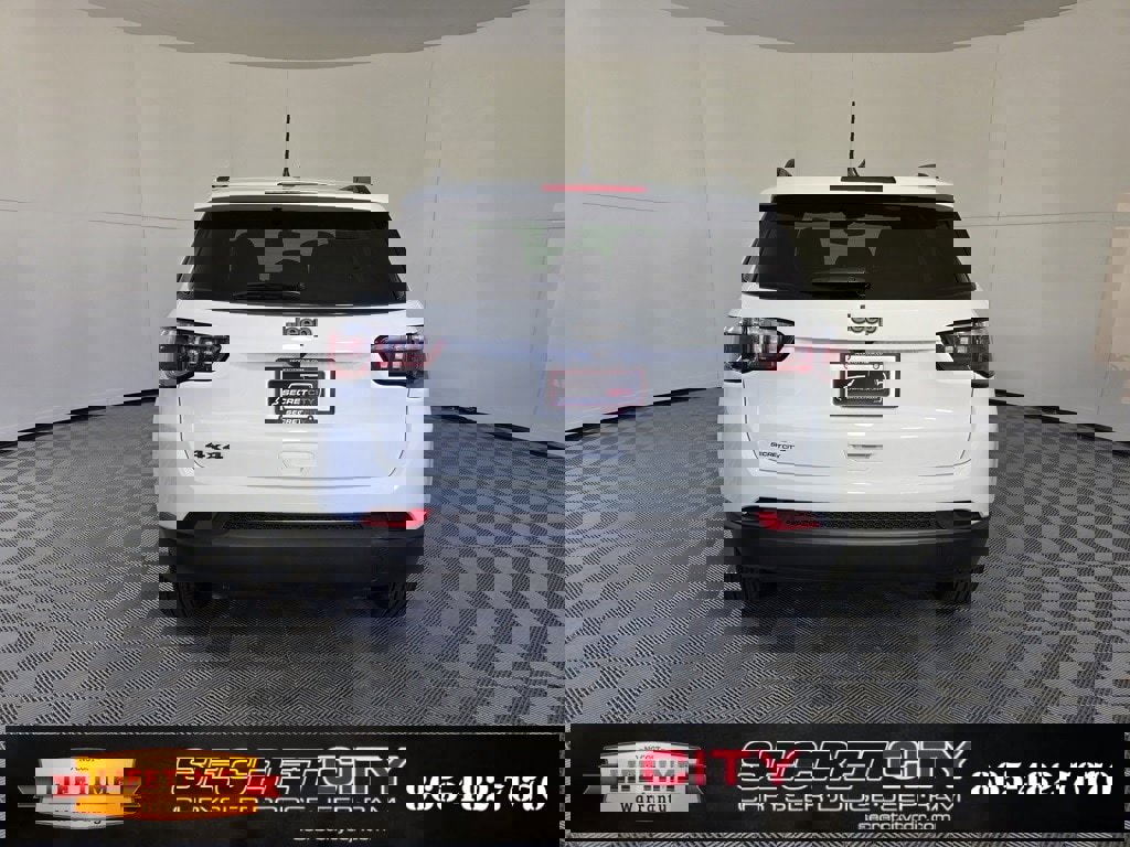 New 2026 Jeep Compass Latitude image 6