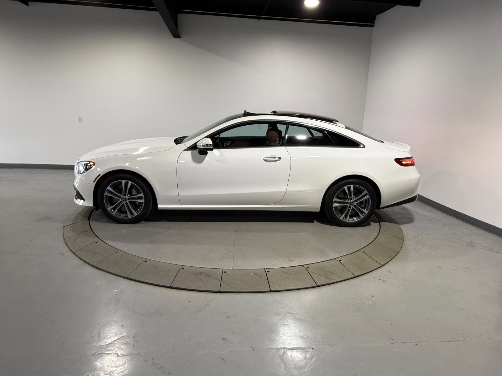 Used 2023 Mercedes-Benz E 450 4MATIC Coupe image 11