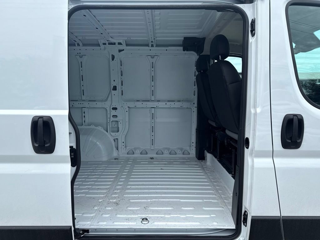 Used 2026 RAM ProMaster 1500 w/ Safety Group FWD image 8