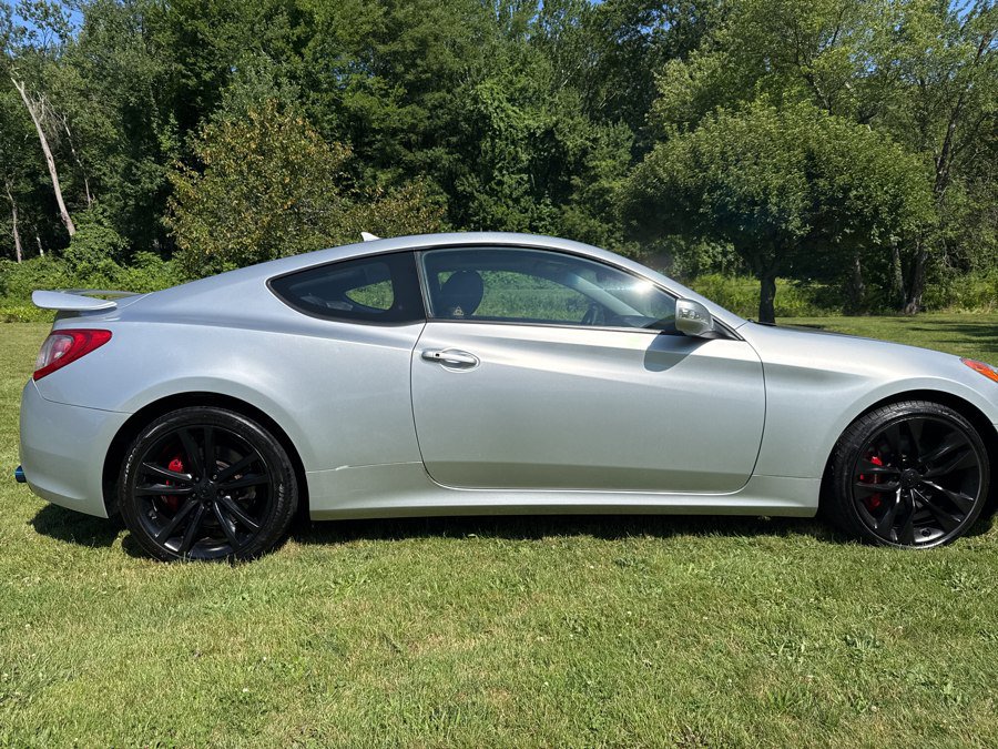 Used 2010 Hyundai Genesis 3.8 RWD image 31