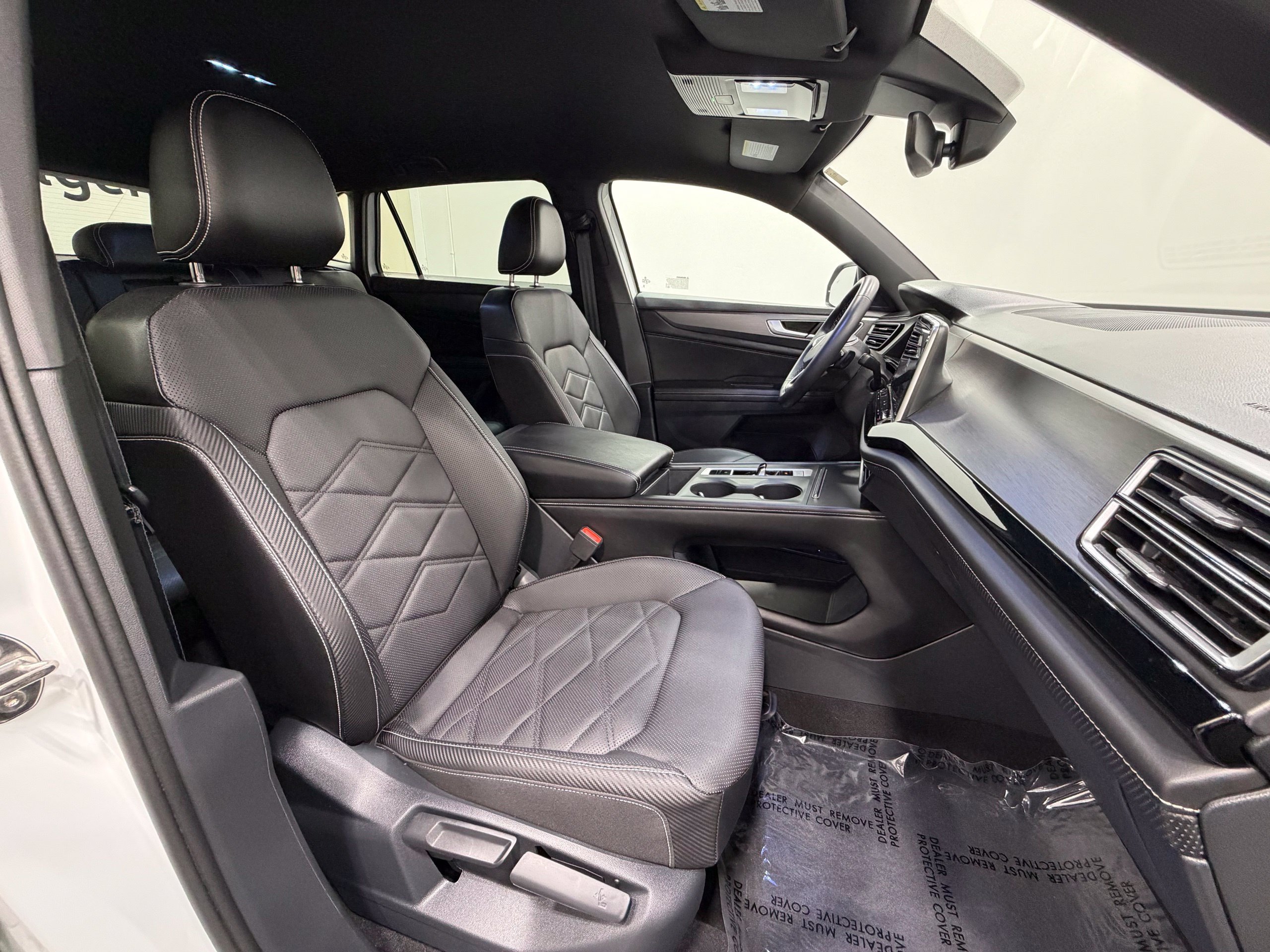 Certified 2024 Volkswagen Atlas Cross Sport SE FWD image 28