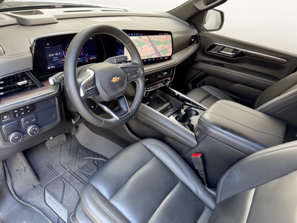 Used 2025 Chevrolet Tahoe LT RWD image 4