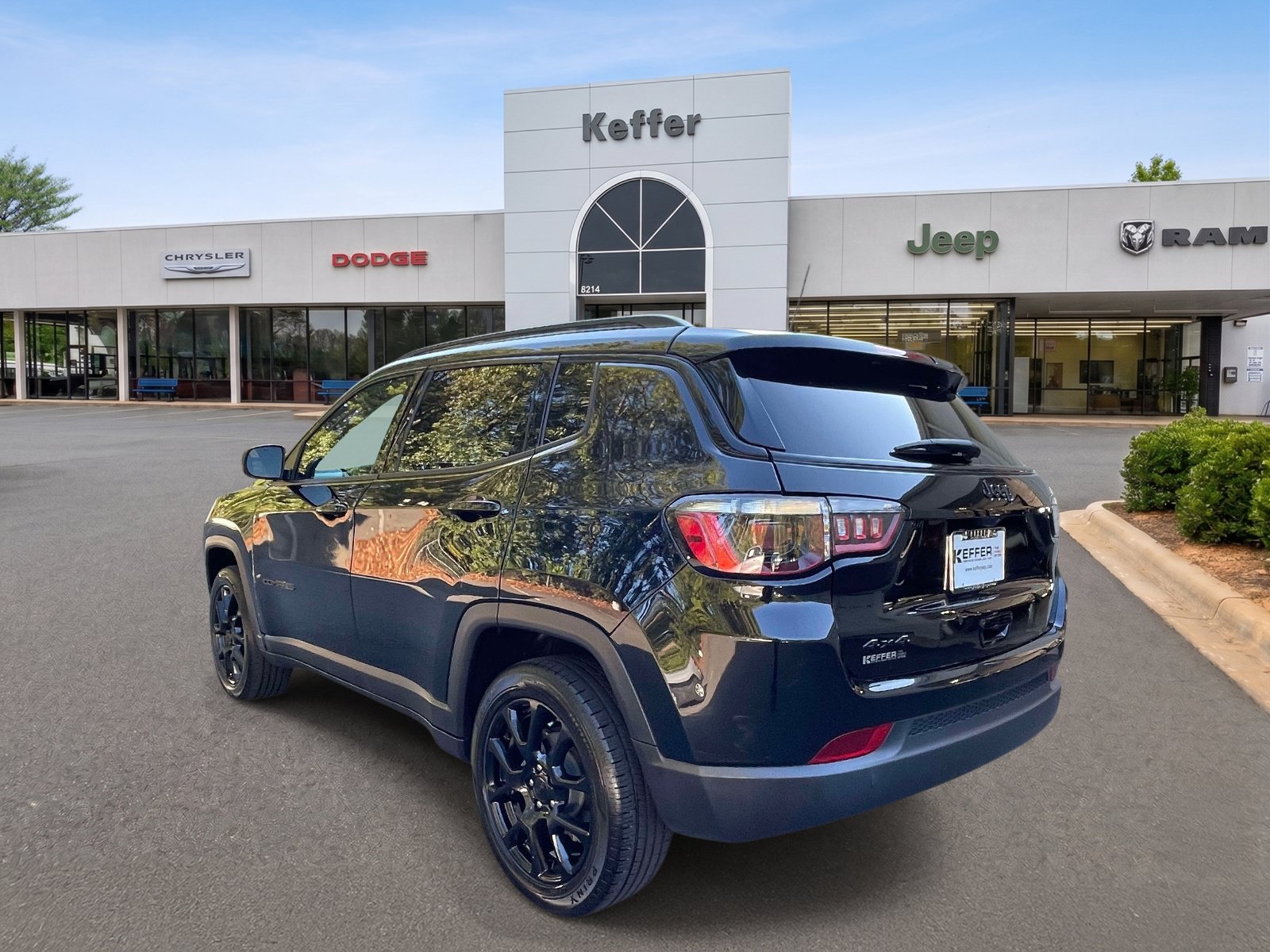 Used 2022 Jeep Compass Latitude AWD/4WD image 4
