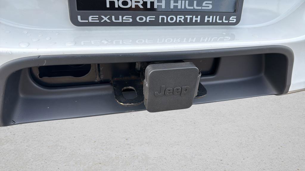 Used 2018 Jeep Cherokee Overland w/ Technology Group image 16