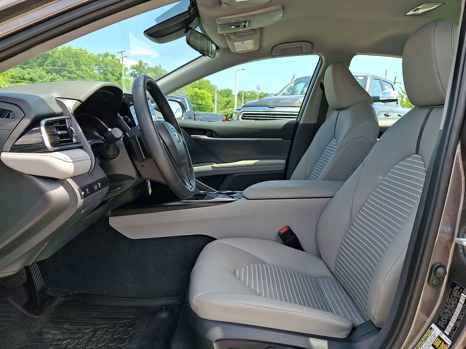 Used 2024 Toyota Camry SE AWD/4WD image 16