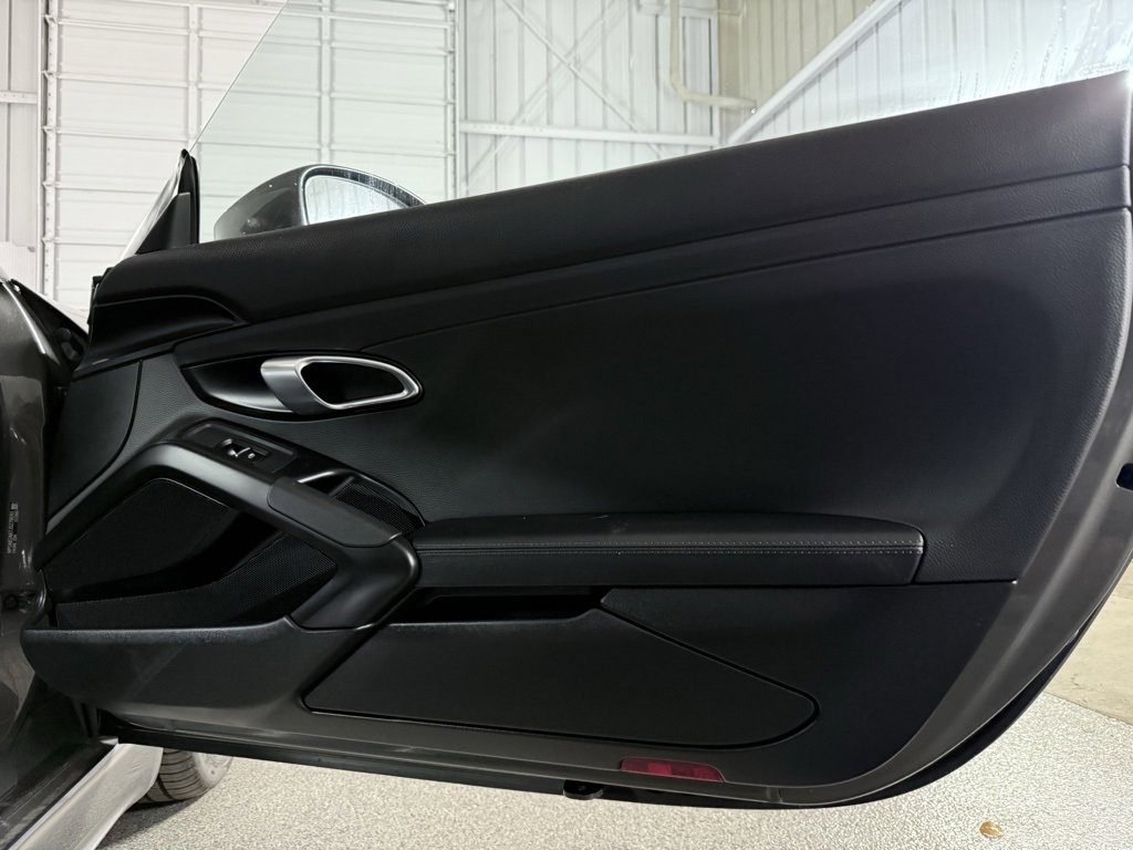 Used 2018 Porsche 718 Cayman S w/ Sport Chrono Package image 23
