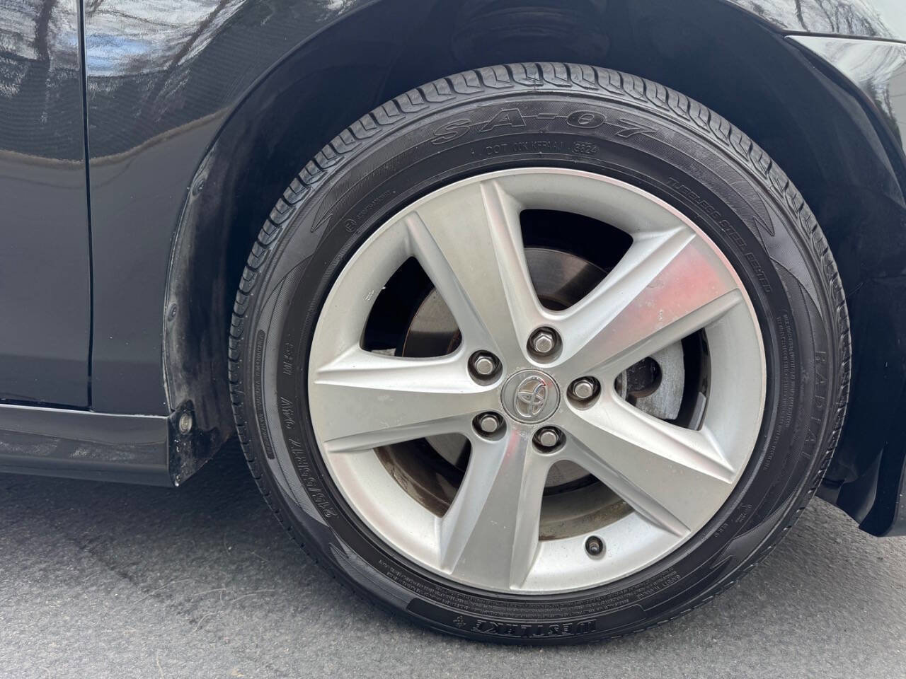 Used 2011 Toyota Camry SE w/ SE/XLE Extra-Value Pkg image 21