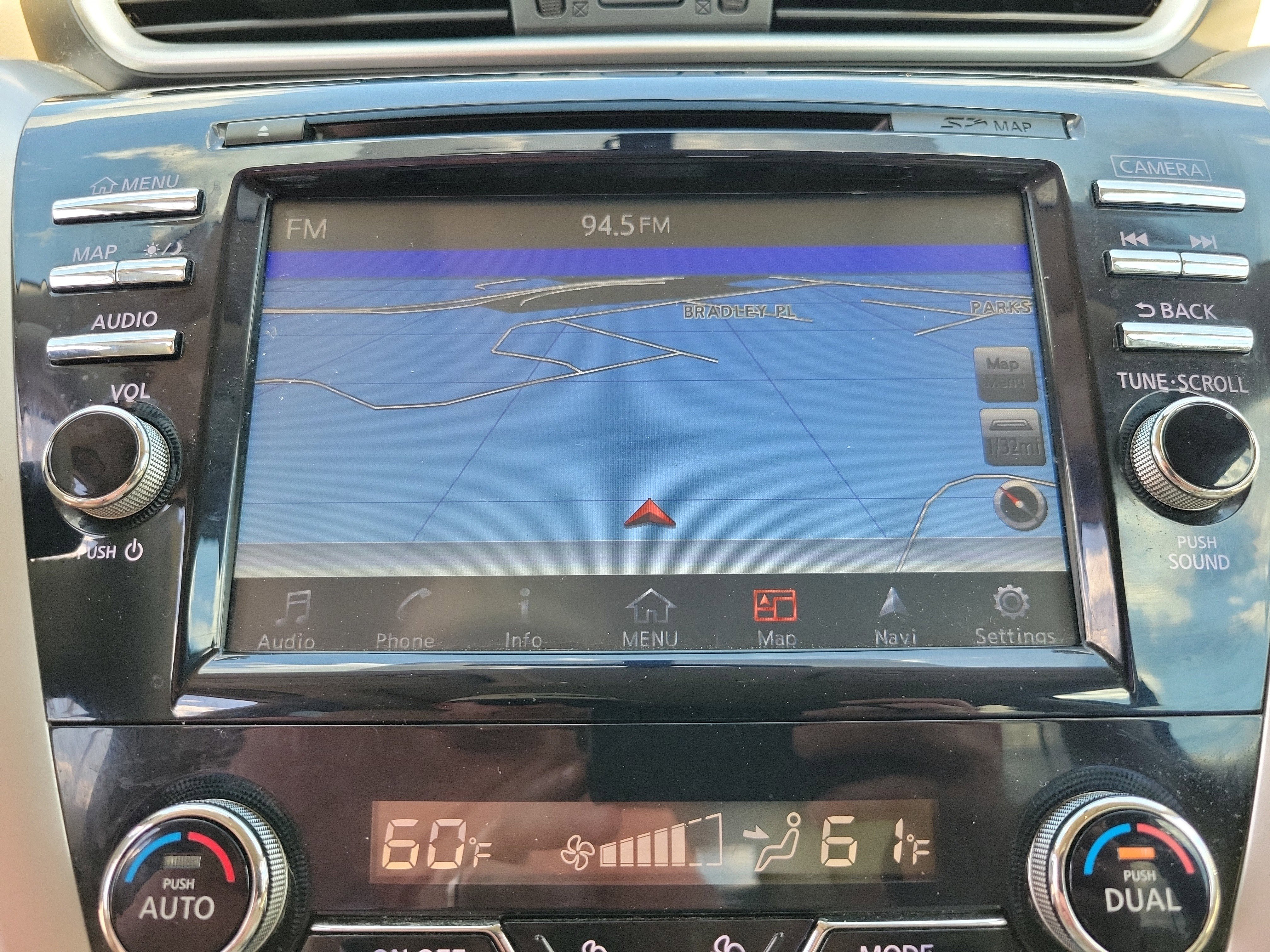 Used 2016 Nissan Murano SL w/ SL Technology Package FWD image 14