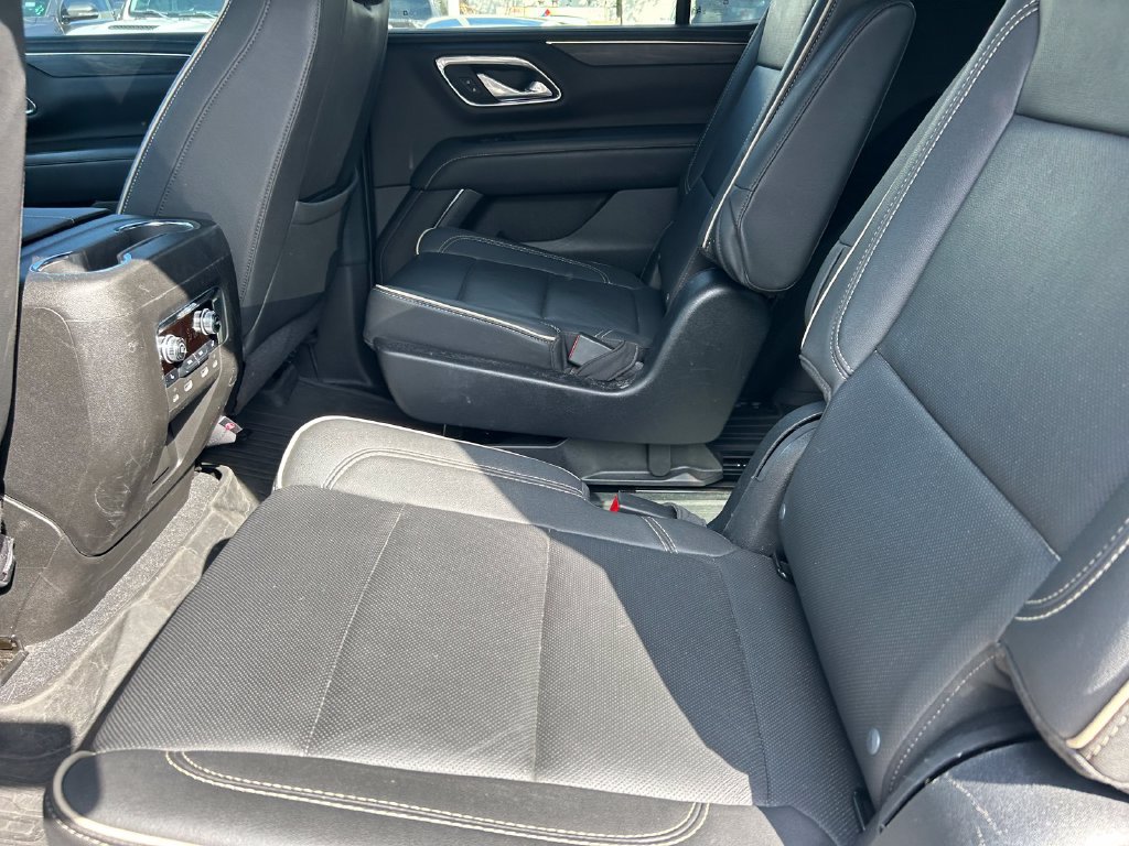 Used 2023 GMC Yukon SLT w/ SLT Premium Package AWD/4WD image 19