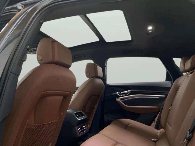 Used 2024 Audi Q8 e-tron Premium Plus w/ Premium Plus Package AWD/4WD image 28