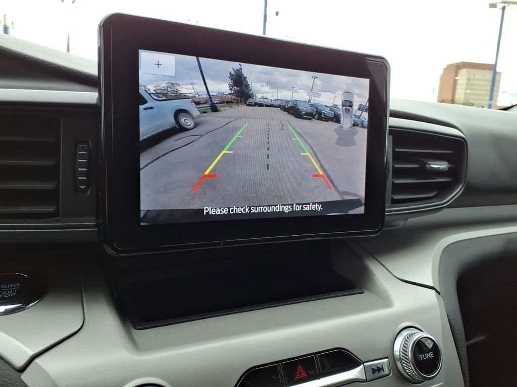 Used 2023 Ford Explorer XLT AWD/4WD image 21