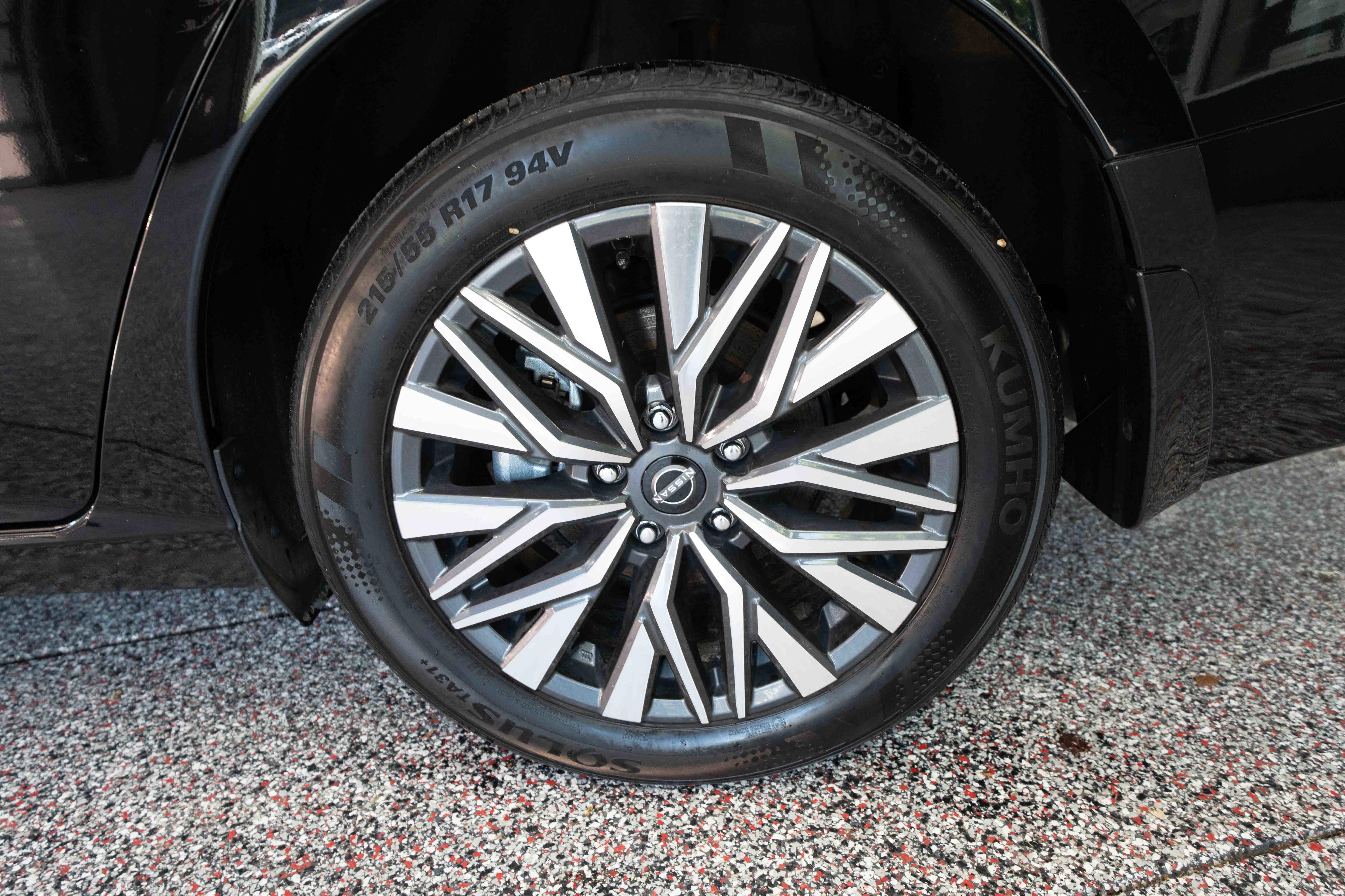 Used 2024 Nissan Altima 2.5 SV w/ SV Premium Package image 28