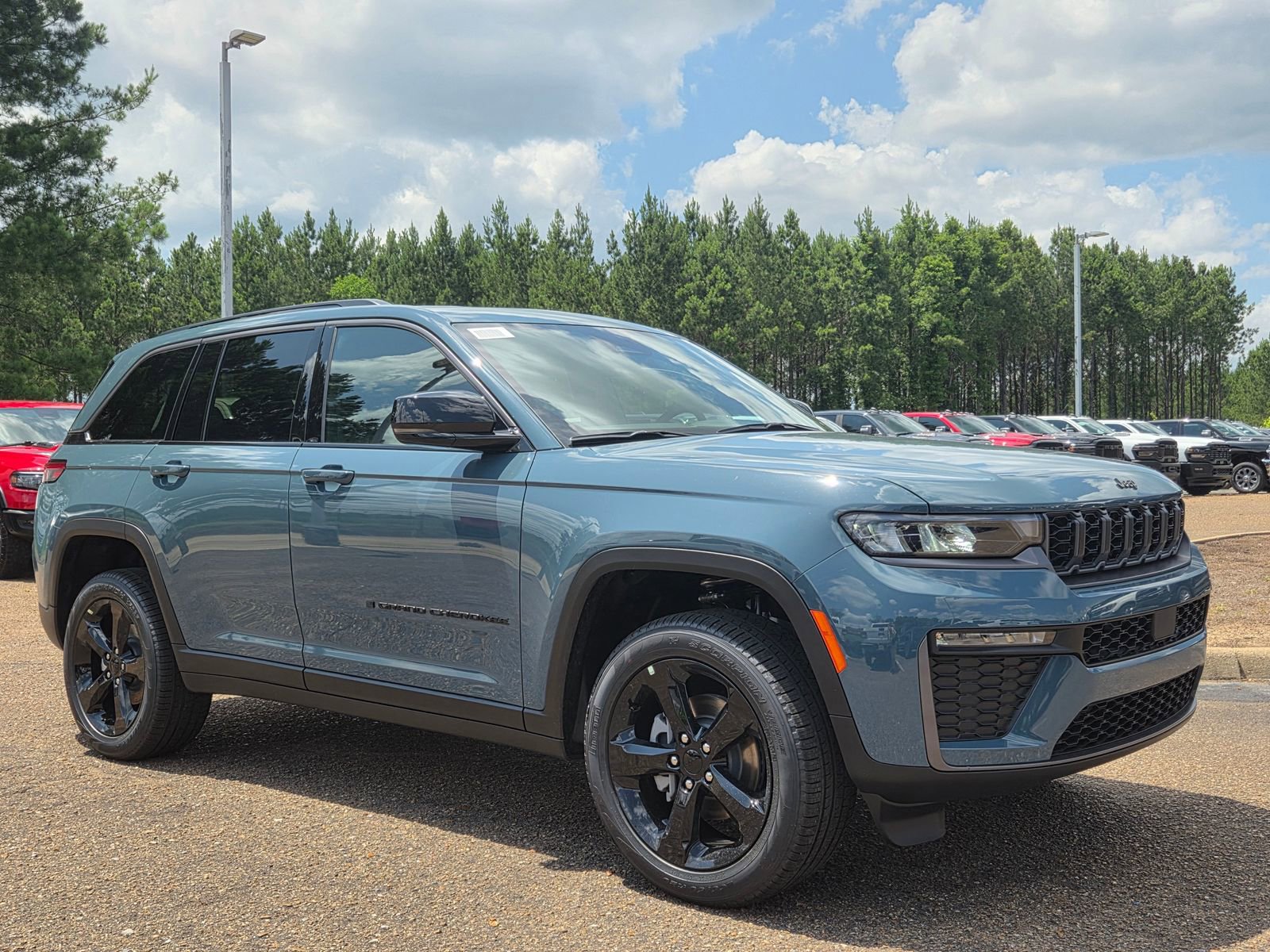 New 2026 Jeep Grand Cherokee Limited RWD image 2