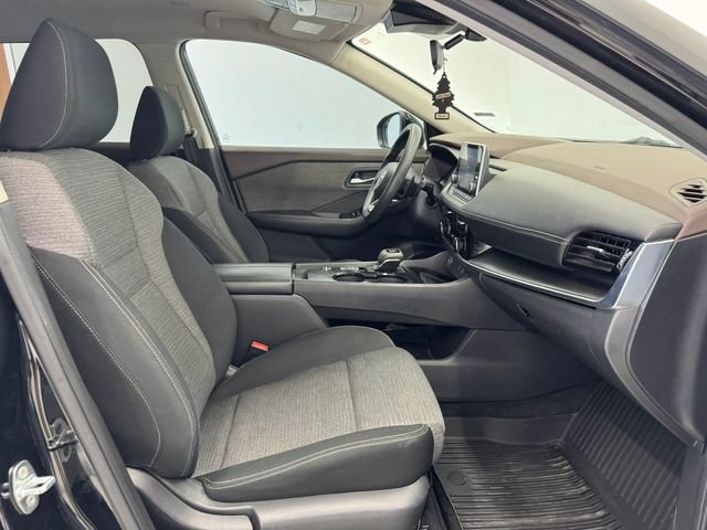 Used 2022 Nissan Rogue SV FWD image 18