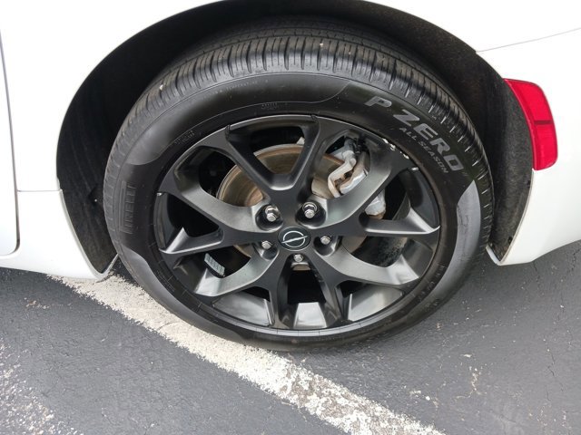 Used 2025 Chrysler Pacifica Limited image 33