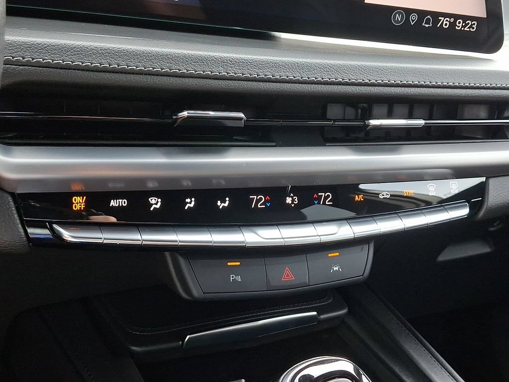 Used 2024 Cadillac XT4 Premium Luxury AWD/4WD image 15