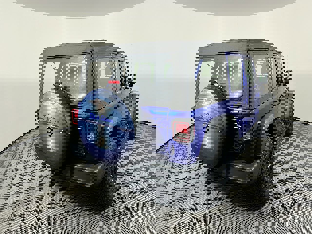 Used 2018 Jeep Wrangler Unlimited Sport image 3