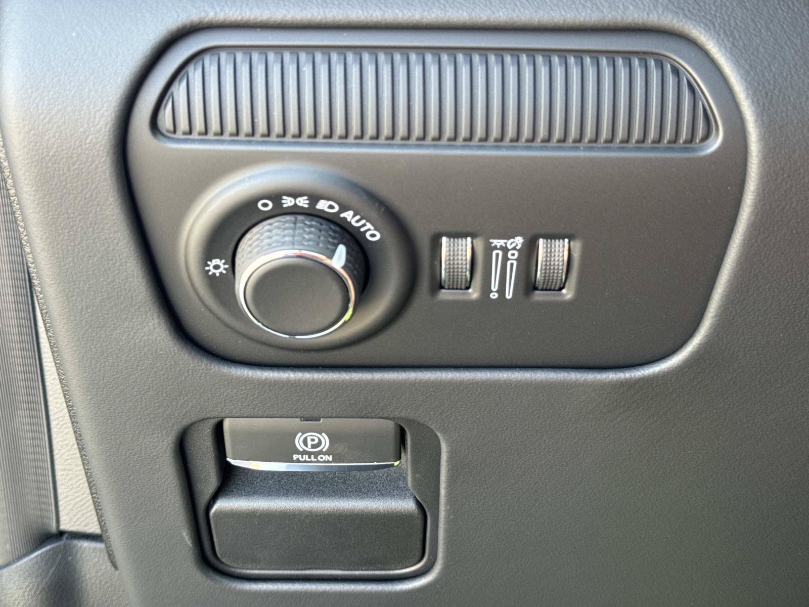 New 2026 Jeep Grand Wagoneer Summit AWD/4WD image 21